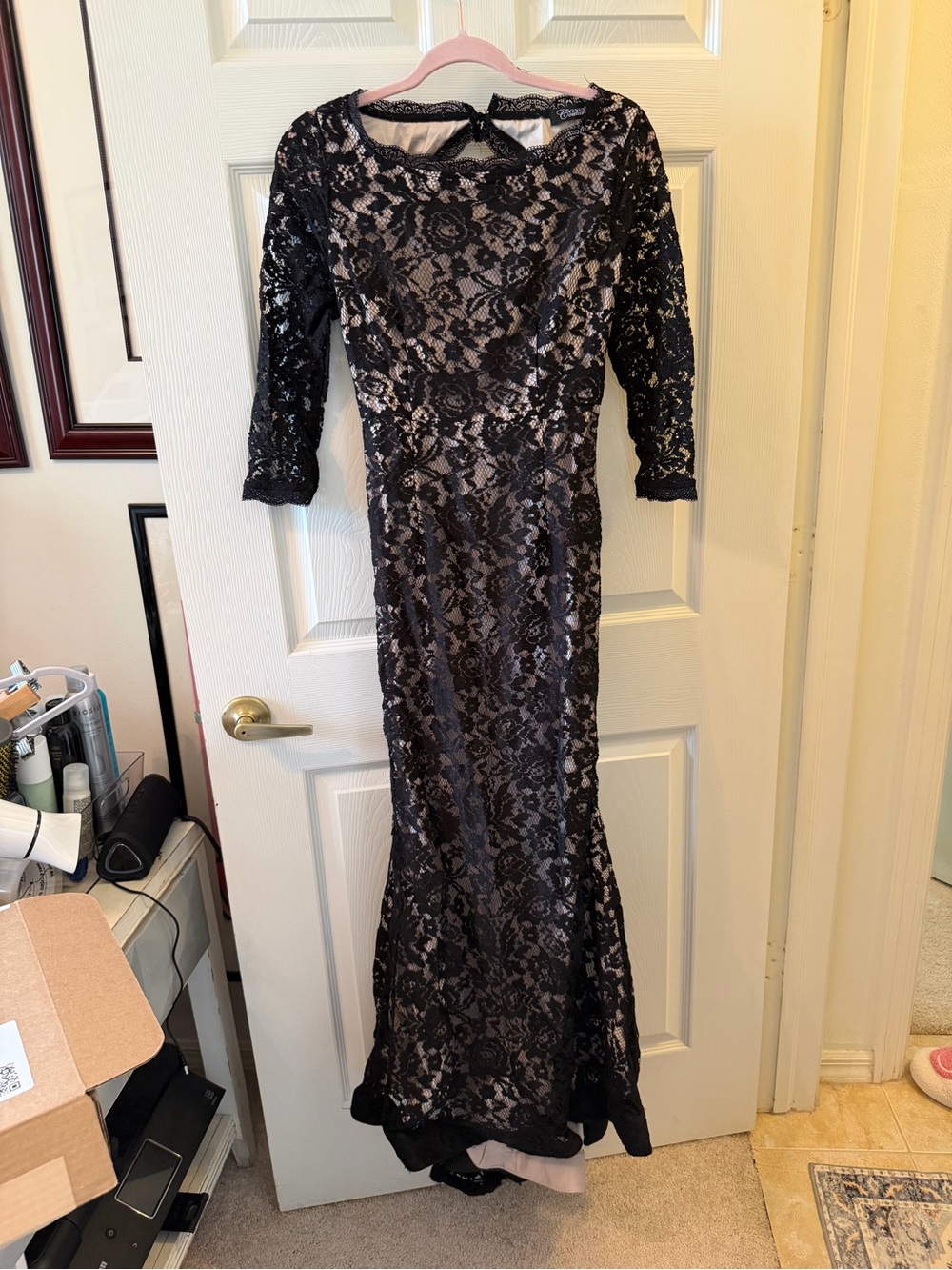 VENUS Black Lace Long Sleeve Gown